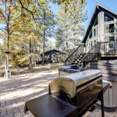 Family Getaway with Hot Tub! 20 Mi to Flagstaff