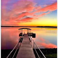 Bluebird Sanctuary w Stunning Sunset Views Sleeps 28