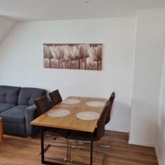 Schöne Dachgeschoss Wohnung