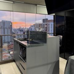Studio moderno, 230m do Metrô, Gamer & Home Office