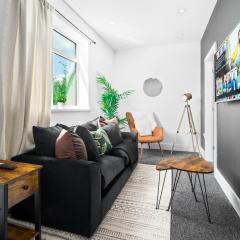 1 Bed Apartment - Street Parking - WiFi 49BG