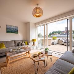 Beachstone, Stylish Creekside Luxury Home