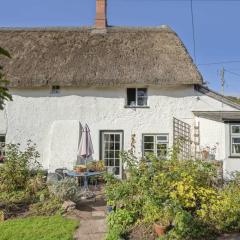 Thatched Cottage & Tranquil Gardens Gated Parking