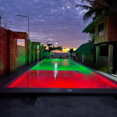 Beachfront Native house with pool