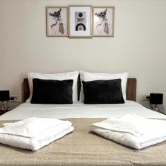 Lynne's Harmony Chania Beach Studio