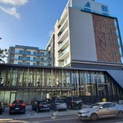 The Lennox, 2min drive from the airport