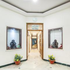 Hotel O Lukergunj Holidays