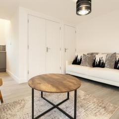 Kehoe's Nest Near Etihad Stadium & Coop Live Arena Sleeps 3