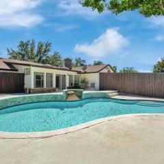 Spacious 3BR Oasis Pool Fire Pit & Family Fun