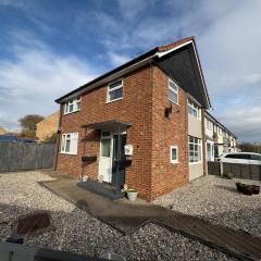 Betto 3 bedroom stylish house! Sleeps 6