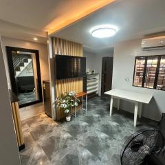 Cozy Modern Apartment Staycation Spot