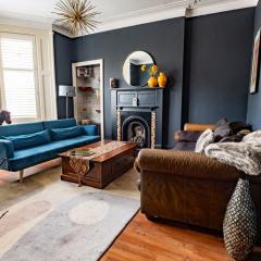 Traditional apt close to city centre & Hampden