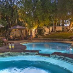 Golf Course Villa w Pool Spa Near the Strip