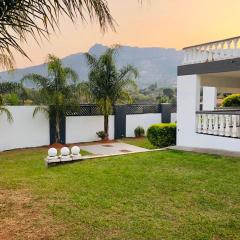 Grand Tranquil Views