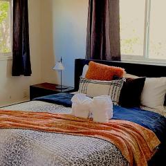 Midnight Sun - Near Airport and Shopping