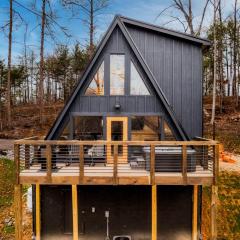 The Onyx A Frame - Romantic Smoky Mtn A Frame Hot Tub Views Fire Pit