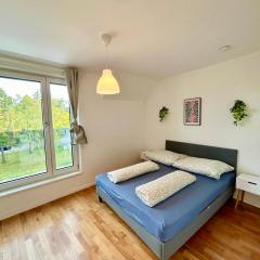 Modern Spacious Apartment with Free Parking