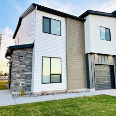 New 3BR Home w Garage Near BYU-Idaho