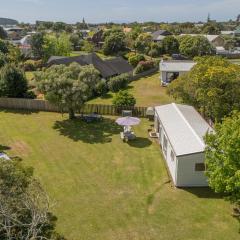 MCKE129 - Classic Kiwi Bach Escape