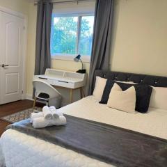 Quiet Queen Bedroom near Finch Birchmunt