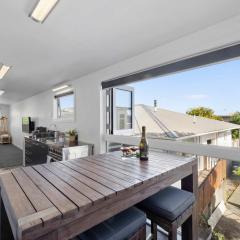 Beach Studio - coastal escape near Fitzroy Beach