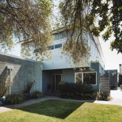 Clifftops - oceanfront retreat in Oakura Beach