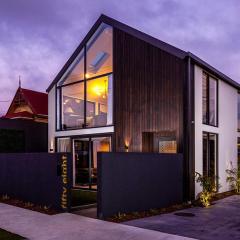 Modern Luxury In New Plymouth - relax and explore