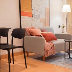 Modern Central District One Bedroom 04 !