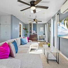 Darling 2 bedroom 1 bathroom Highland Park Home with Jacuzzi and View