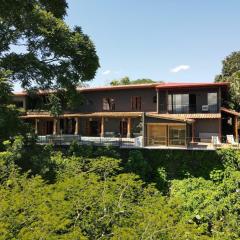 Private Wellness Home Sauna, Jacuzzi &Cold Plunge