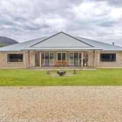 Mountain and River Retreat