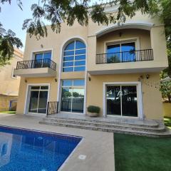 Élégante Villa de Luxe 5 Chambres avec Piscine Privée