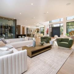 Royal Oaks Ultra-Luxury Resort