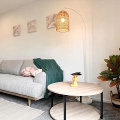 Beautiful New Townhouse Private Parking by Hagley