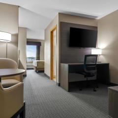 Super 8 by Wyndham Prince Albert