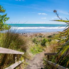 Fabulous In Fitzroy - seconds to Fitzroy Beach