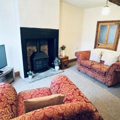 Kirkgate Cottage - 2 Bedrooms - Sleeps 4