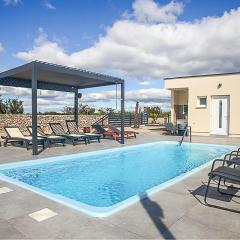 Stunning Stacaravan In Drnis