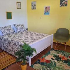 Maison accueillante à Sainte-Rose, 25 m² et balcon