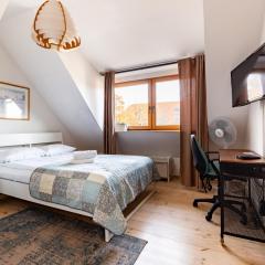 Seaside Vista Apartments by BookingHost