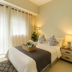 Baguio City Condo with Romantic Balcony, Near Session