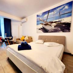 Alezzi Studio Beach Pool & Spa Heated Swimming Pool