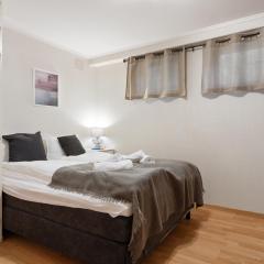 Røstbakken Secret Hideaway