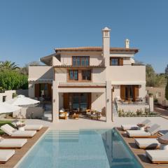 Newly Renovated Villa Ikos with Private Pool & BBQ