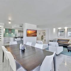 Luxurious Three-Bedroom Oceanfront Apartment with Private Balcony