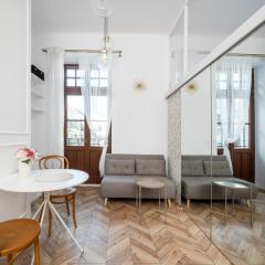 Nawrot Modern Apartment by BookingHost