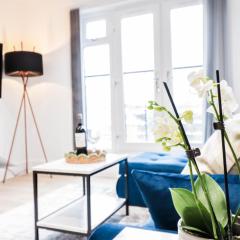 The Kingsmead Loft - Stylish 1BR Top Floor Apt with King or Twin Beds & Free Secure Underground Parking, Central High Wycombe HP13, Sleeps 3