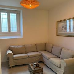 Apt intero e atrezzato con giardino