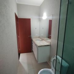 Excelente custo beneficio - casa 3 quartos com ar