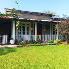 Aura Hilltop Holiday Homestay